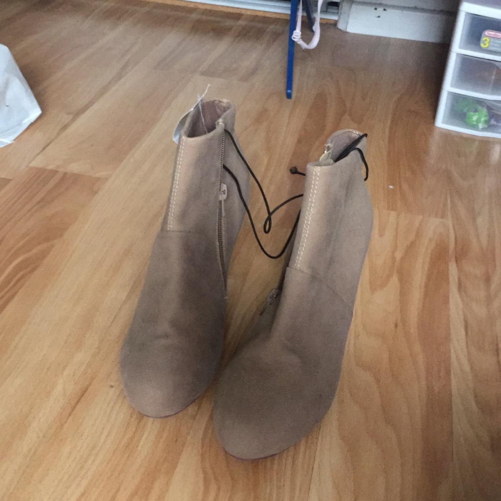 Rubi Stevie boot in taupe
